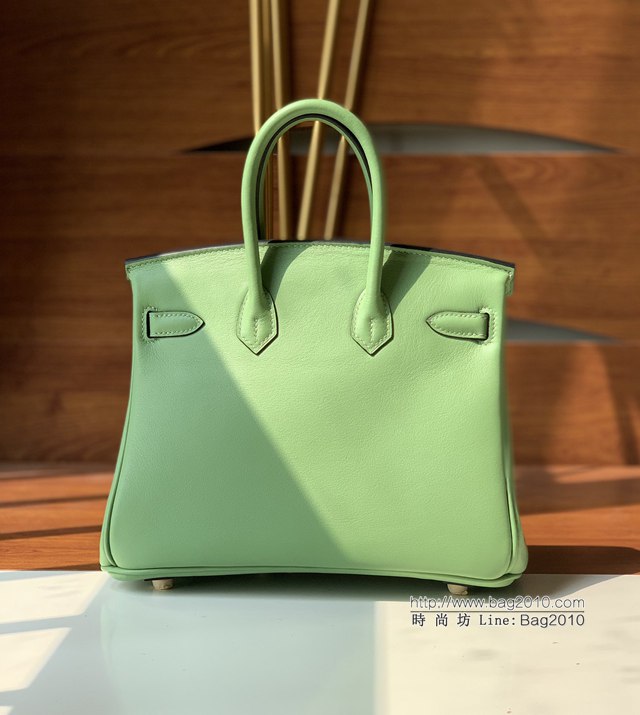 Hermes女包 愛馬仕Birkin25 swift皮 手工縫製 油果綠金扣 Hermes鉑金手提包  tdh2151